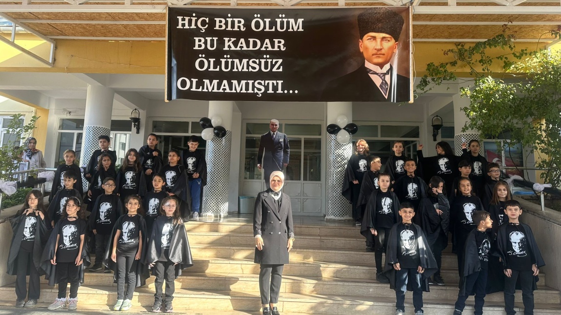 Okulumuzda Mustafa Kemal Atatürk’ ü Anma Töreni Yapıldı.